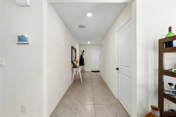 $2,600 | 24672 Northwest 11th Place, Newberry, FL 32669