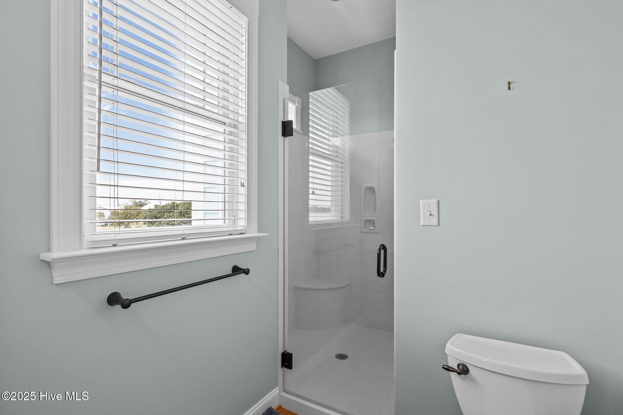 389 Live Oak Road Newport, NC 28570 - Photo 35 of 52 31 Full hall bathroom on 3rd floor