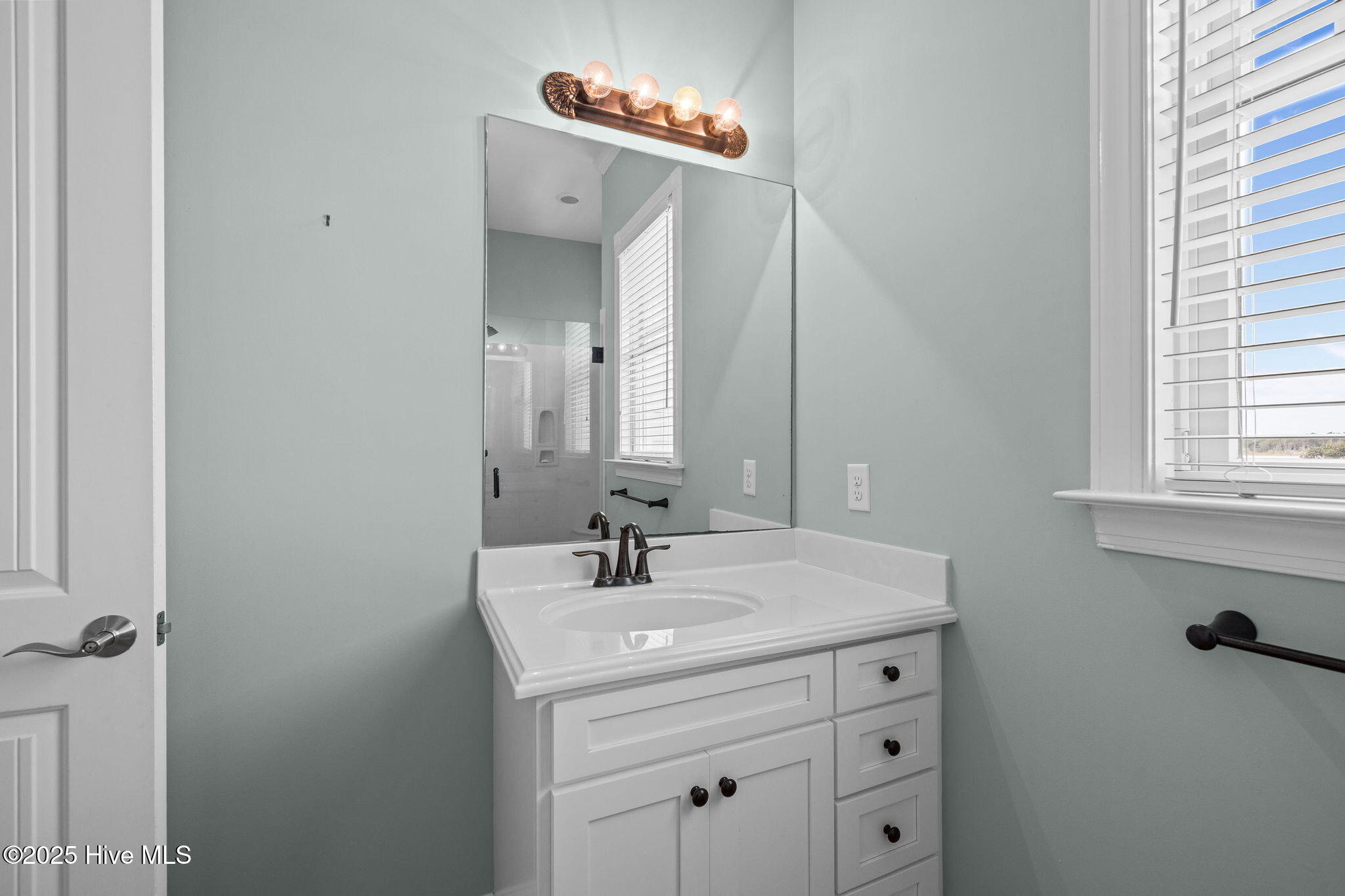 389 Live Oak Road Newport, NC 28570 - Photo 36 of 52 32 Full hall bathroom on 3rd floor