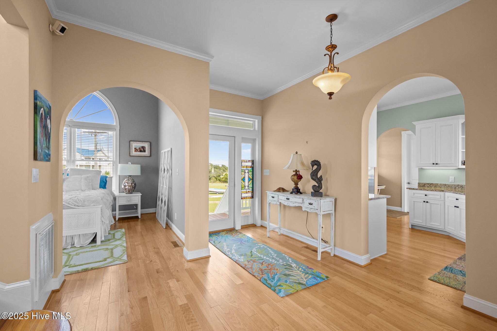 389 Live Oak Road Newport, NC 28570 - Photo 8 of 52 7 Foyer entrance, 2nd floor