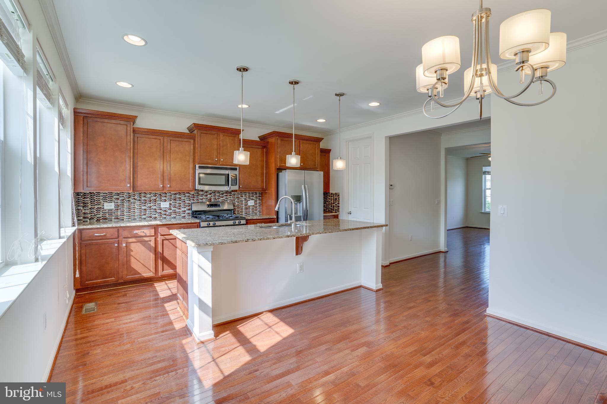 25672 Pleasant Valley Road Chantilly, VA 20152 - Photo 12 of 70 Gallery Image 12