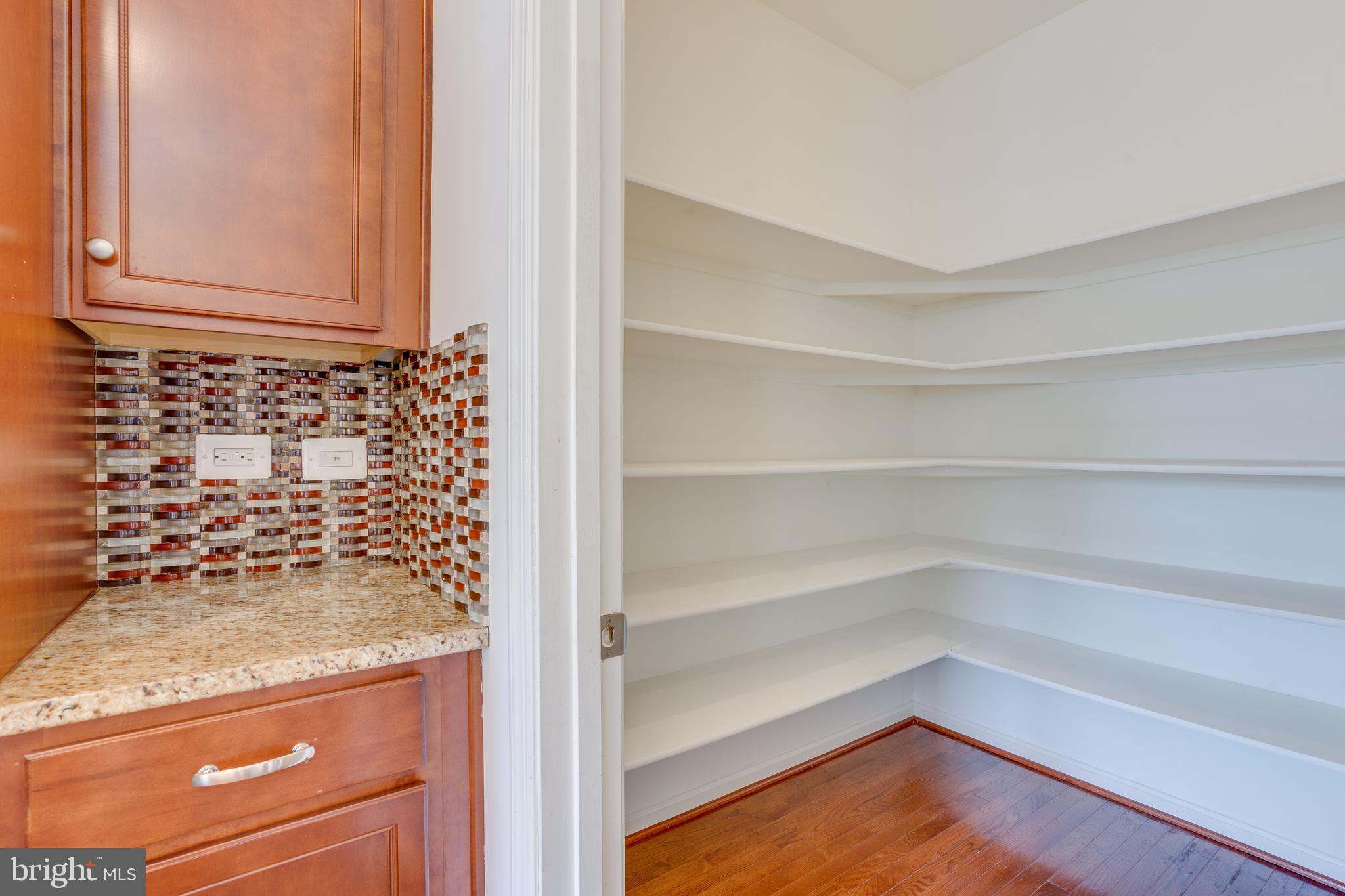 25672 Pleasant Valley Road Chantilly, VA 20152 - Photo 19 of 70 Gallery Image 19
