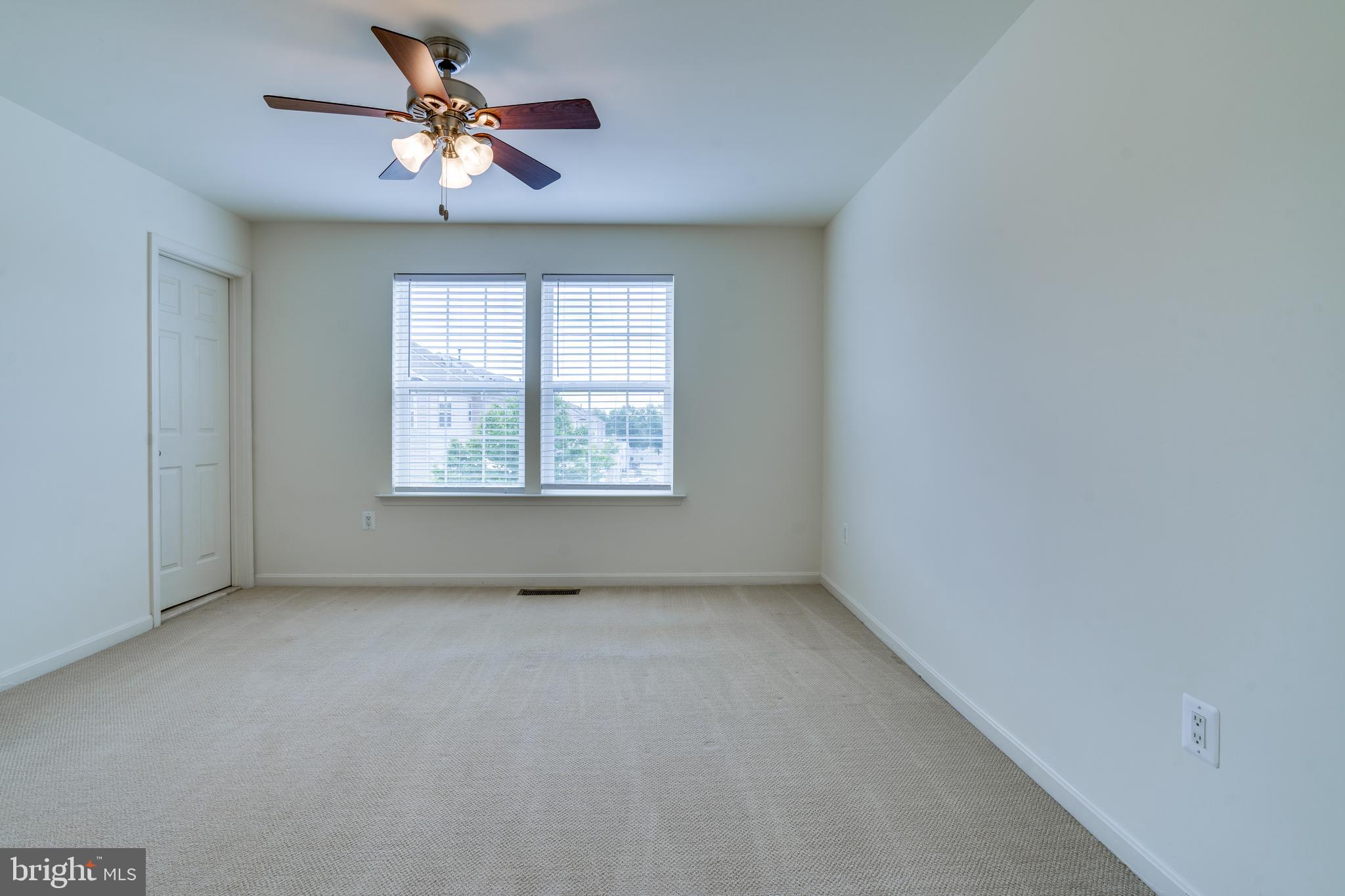 25672 Pleasant Valley Road Chantilly, VA 20152 - Photo 29 of 70 Gallery Image 29