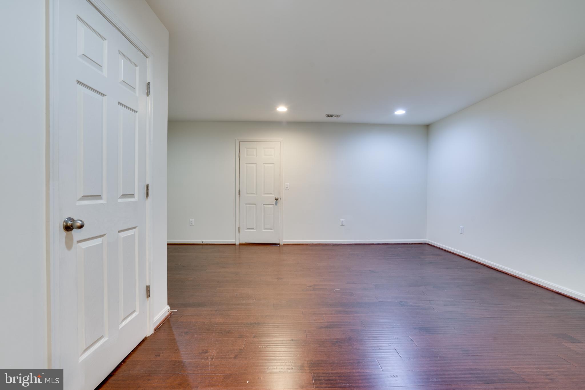 25672 Pleasant Valley Road Chantilly, VA 20152 - Photo 60 of 70 Gallery Image 60