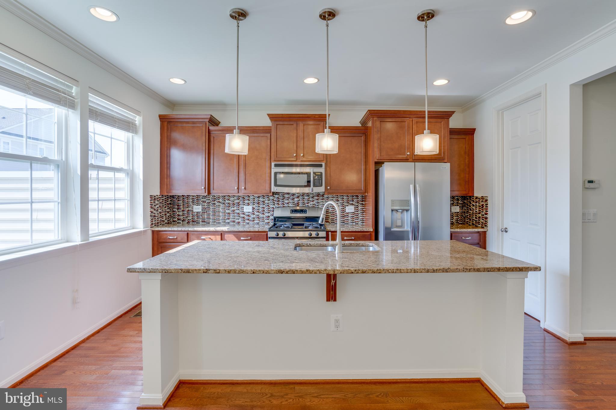25672 Pleasant Valley Road Chantilly, VA 20152 - Photo 9 of 70 Gallery Image 9
