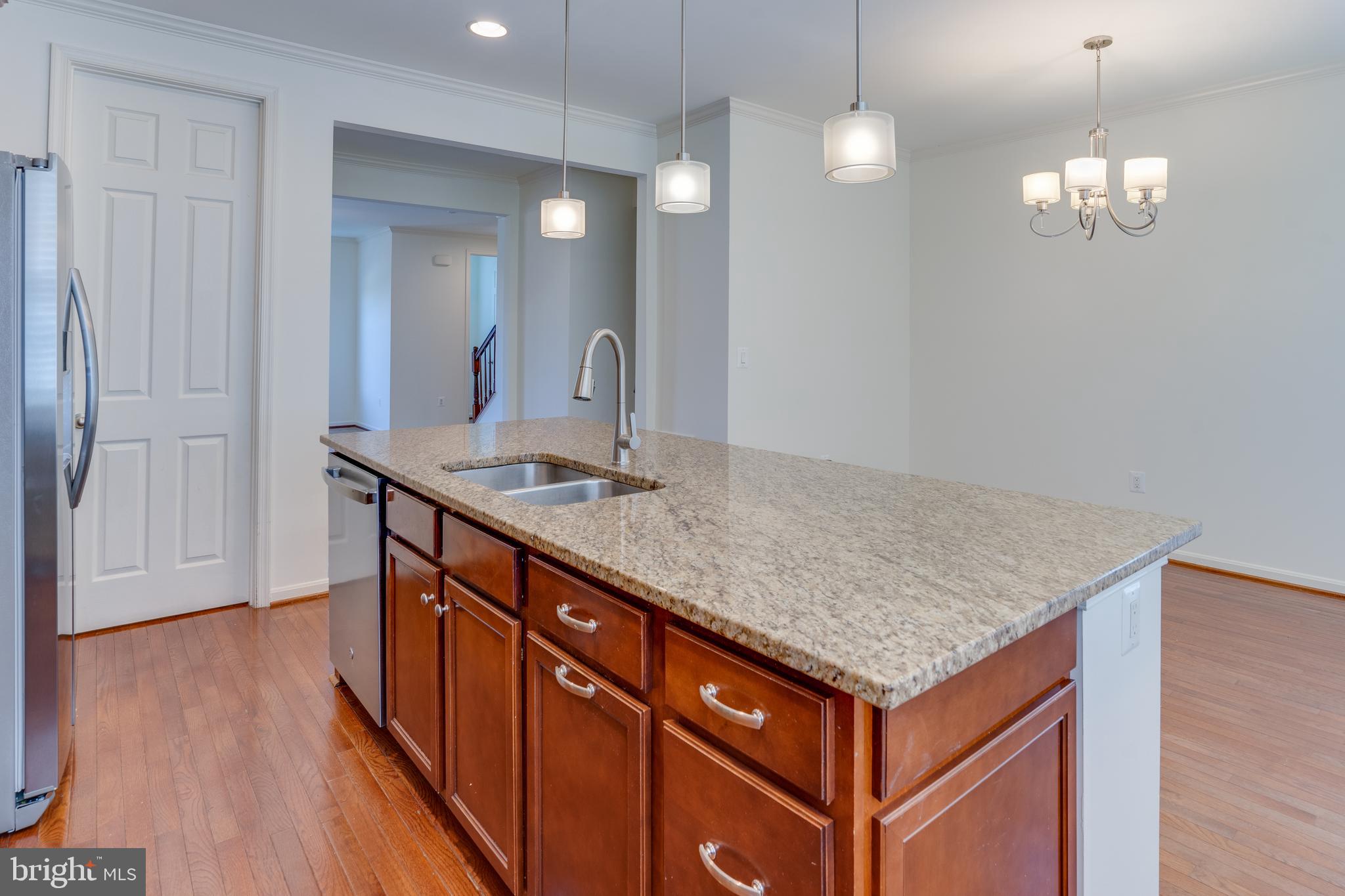 25672 Pleasant Valley Road Chantilly, VA 20152 - Photo 10 of 70 Gallery Image 10