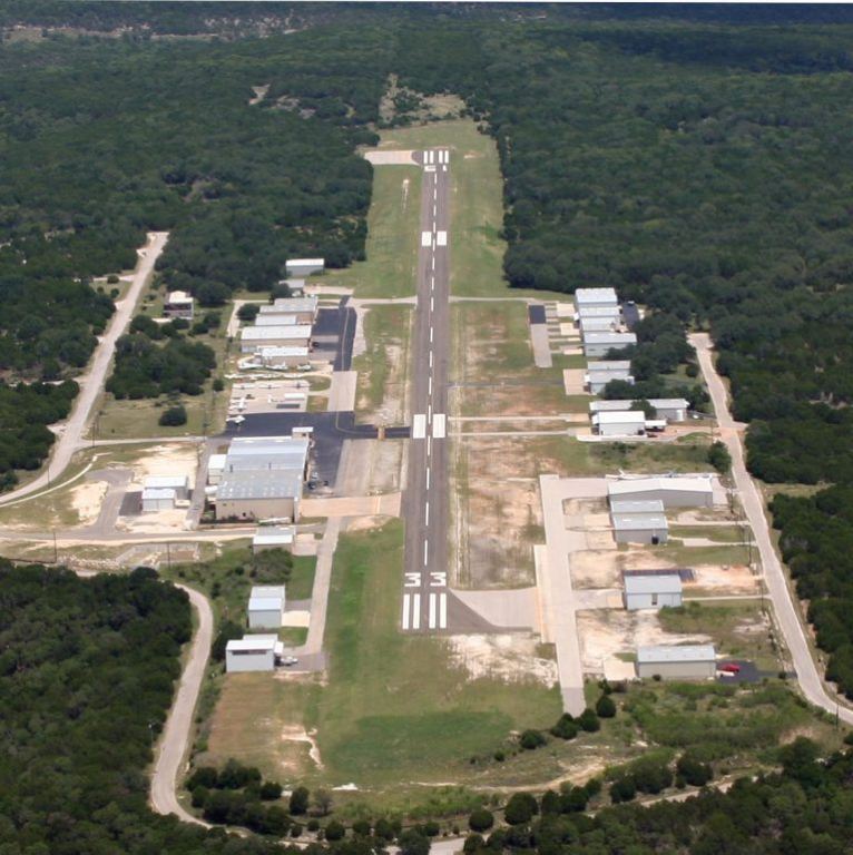 218 Flightline Road, Unit 7 Lago Vista, TX 78645 - Photo 4 of 9