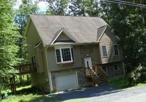 157 Canterbury Road Bushkill, PA 18324 - Photo 1 of 24 1-Front