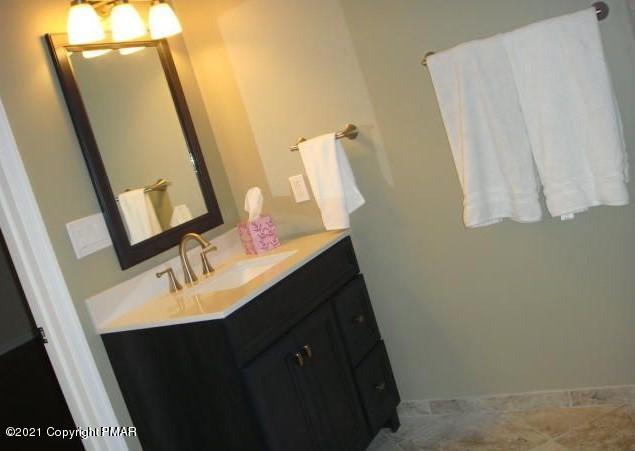 157 Canterbury Road Bushkill, PA 18324 - Photo 20 of 24 20-Master Bathroom 4
