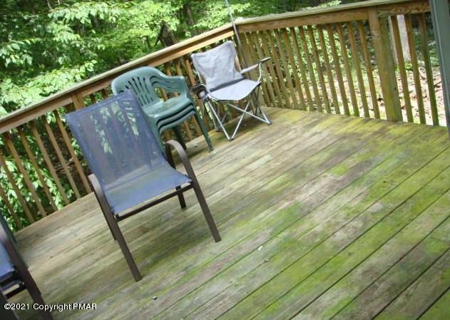 157 Canterbury Road Bushkill, PA 18324 - Photo 23 of 24 23-Deck