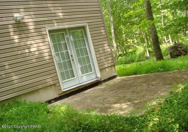 157 Canterbury Road Bushkill, PA 18324 - Photo 24 of 24 24-Family Room Walk-Out