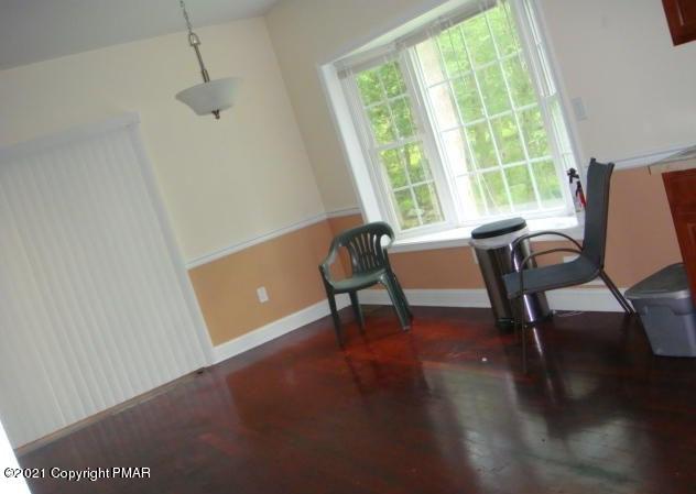 157 Canterbury Road Bushkill, PA 18324 - Photo 4 of 24 4-Dining Area