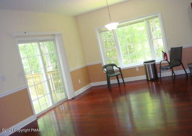 157 Canterbury Road Bushkill, PA 18324 - Photo 5 of 24 5-Dining Area 2