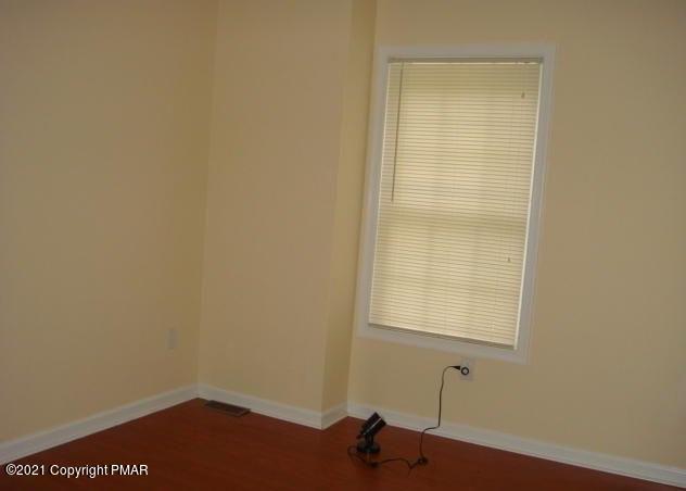157 Canterbury Road Bushkill, PA 18324 - Photo 10 of 24 10-Bedroom 3