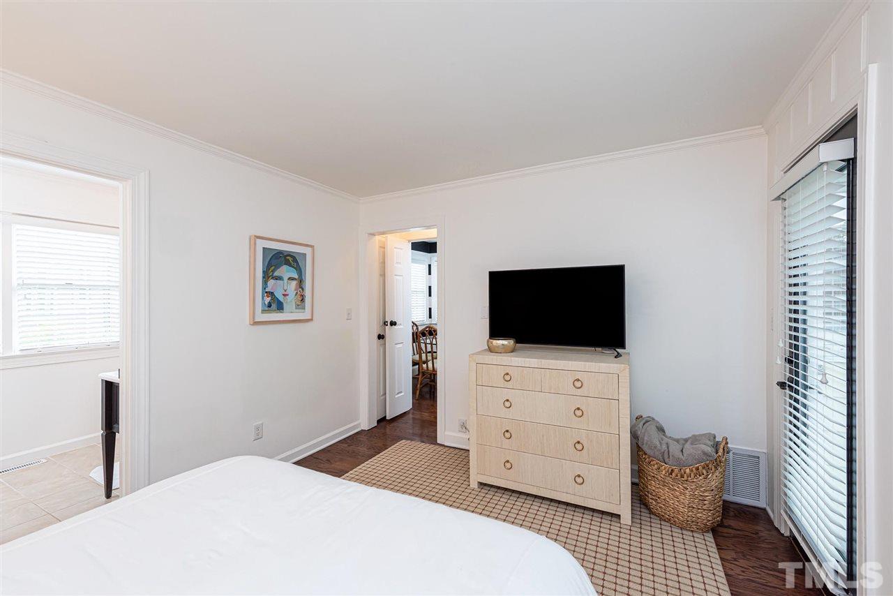 601 Dixie Trail Raleigh, NC 27607 - Photo 11 of 20