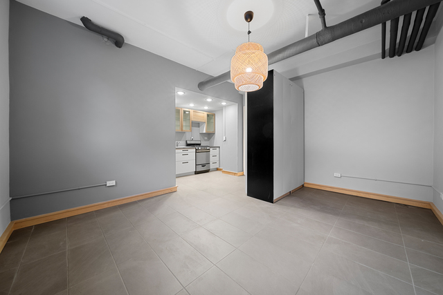 604 West Addison Street, Unit B3 Chicago, IL 60613 - Photo 4 of 12