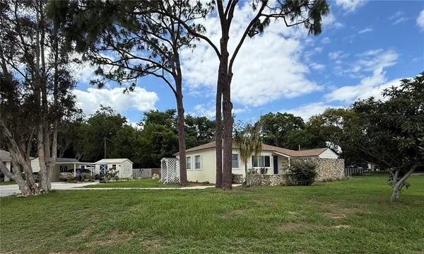 $210,000 | 465 Briarcliff Avenue, Eustis, FL 32726