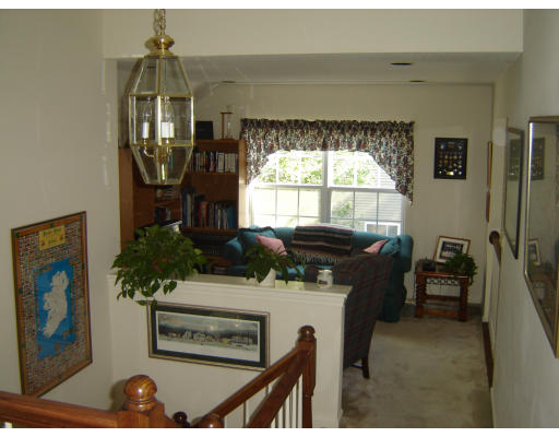 11 Rhodes Lane Foxboro, MA 02035 - Photo 5 of 8 Gallery Image 5