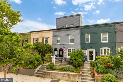 $549,000 | 1018 13th Street Southeast, Unit 2, Washington, DC 20003