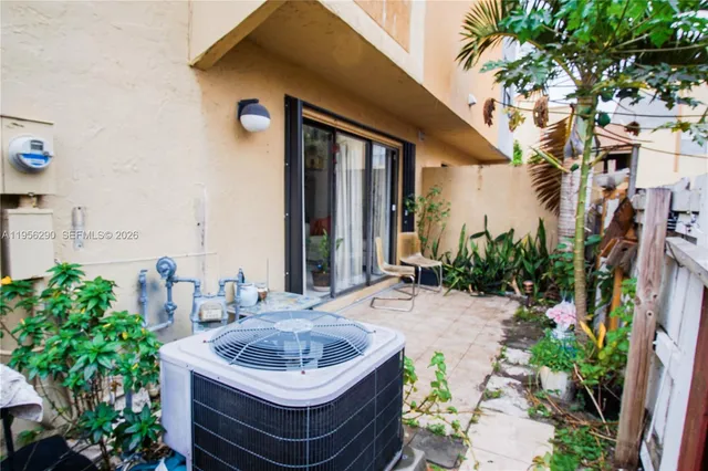 $279,000 | 2929 East Missionwood Circle, Miramar, FL 33025