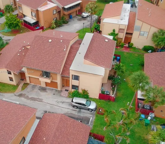 $279,000 | 2929 East Missionwood Circle, Miramar, FL 33025