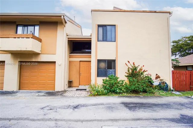 $279,000 | 2929 East Missionwood Circle, Miramar, FL 33025