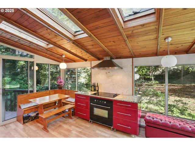 $890,000 | 16110 Northeast 187th Avenue, Brush Prairie, WA 98606