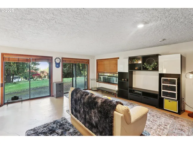 $890,000 | 16110 Northeast 187th Avenue, Brush Prairie, WA 98606