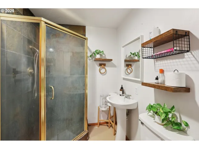 $890,000 | 16110 Northeast 187th Avenue, Brush Prairie, WA 98606