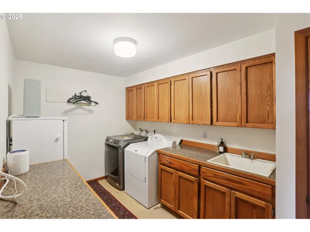 $890,000 | 16110 Northeast 187th Avenue, Brush Prairie, WA 98606