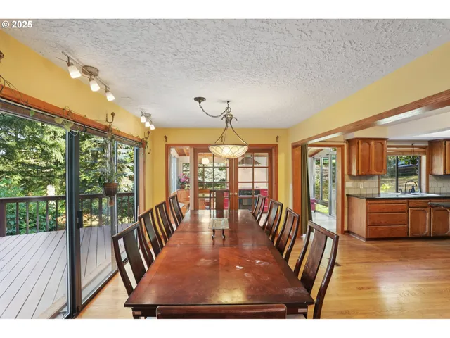 $890,000 | 16110 Northeast 187th Avenue, Brush Prairie, WA 98606