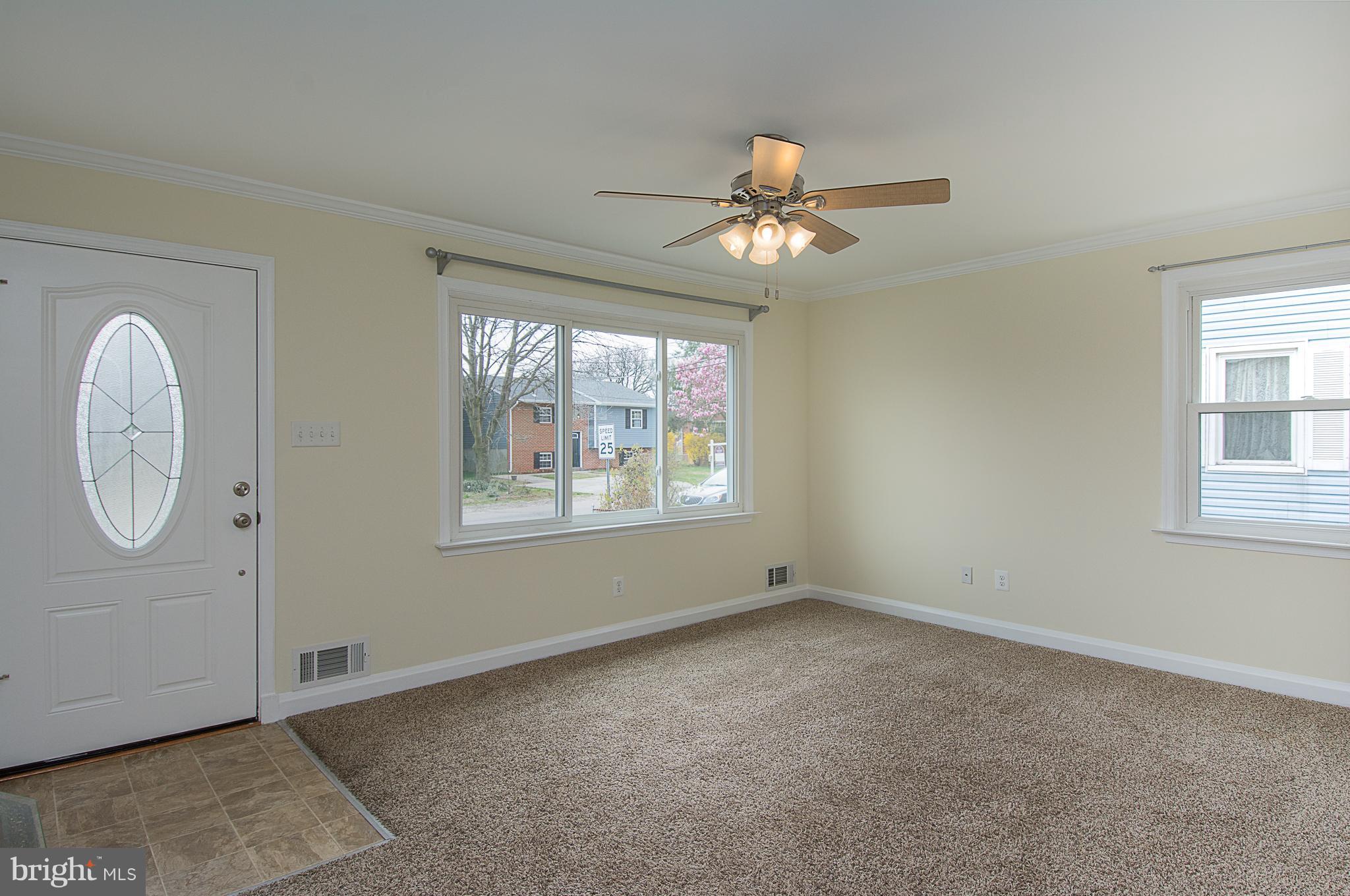 216 Kenwood Road Pasadena, MD 21122 - Photo 4 of 30 Living Room