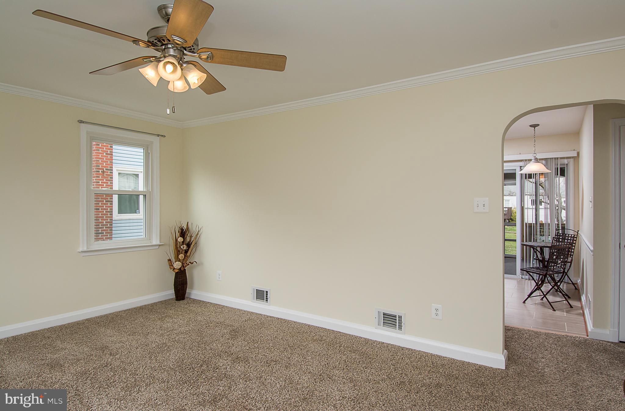 216 Kenwood Road Pasadena, MD 21122 - Photo 5 of 30 Living Room