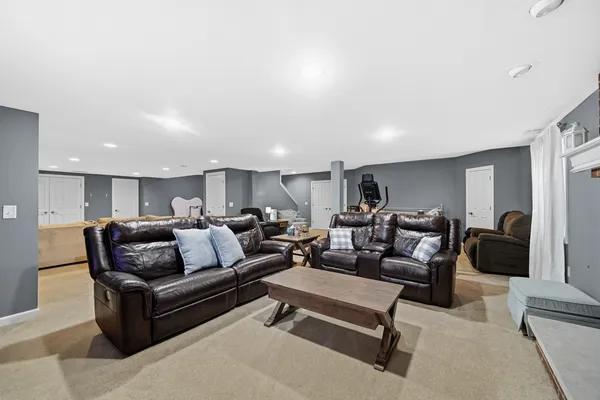 $775,000 | 40-w612 North Blue Lake Circle North, St. Charles, IL 60175