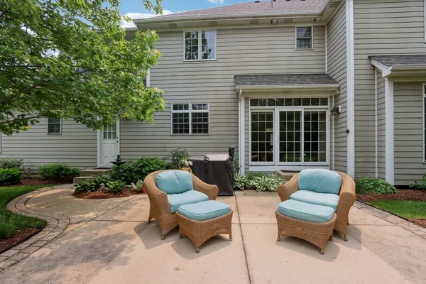 $775,000 | 40-w612 North Blue Lake Circle North, St. Charles, IL 60175