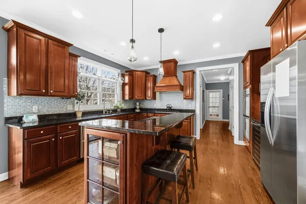 $775,000 | 40-w612 North Blue Lake Circle North, St. Charles, IL 60175