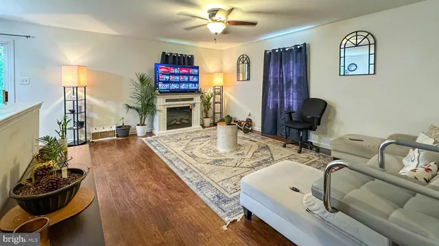 a very nice looking room with furniture