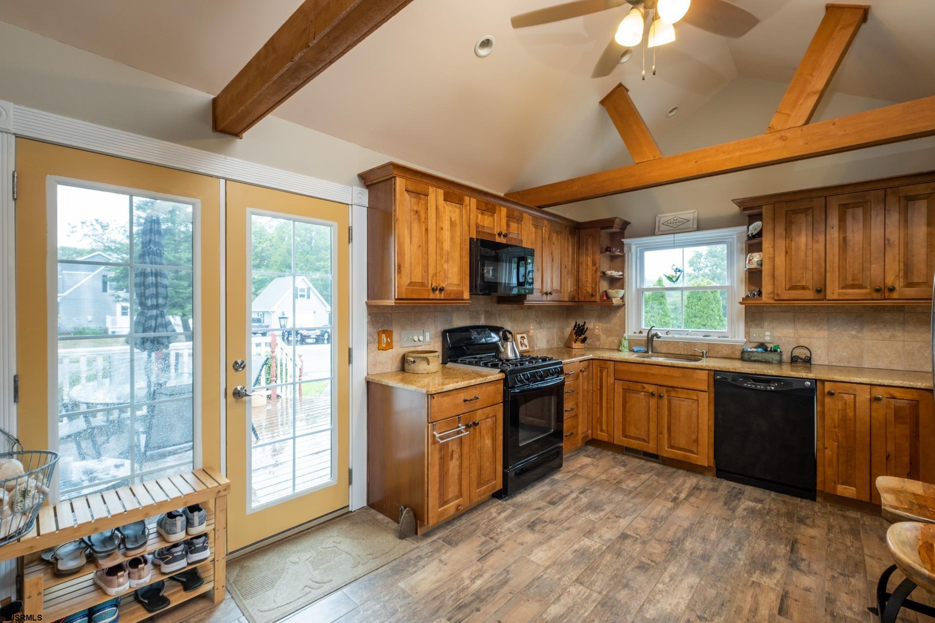 306 North Shore Road Marmora, NJ 08223 - Photo 4 of 25 Gallery Image 4