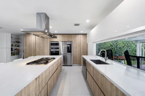 $1,299,000 | 21015 Northeast 19th Court, Miami, FL 33179