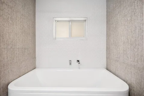 $1,299,000 | 21015 Northeast 19th Court, Miami, FL 33179