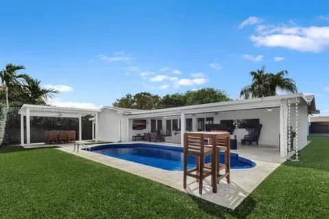 $1,299,000 | 21015 Northeast 19th Court, Miami, FL 33179