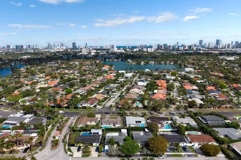 $1,299,000 | 21015 Northeast 19th Court, Miami, FL 33179