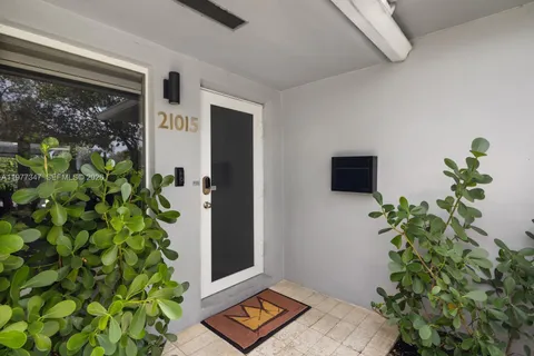 $1,299,000 | 21015 Northeast 19th Court, Miami, FL 33179