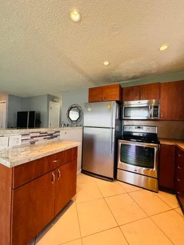 $2,300 | 4301 Northwest 1st Terrace, Pompano Beach, FL 33064