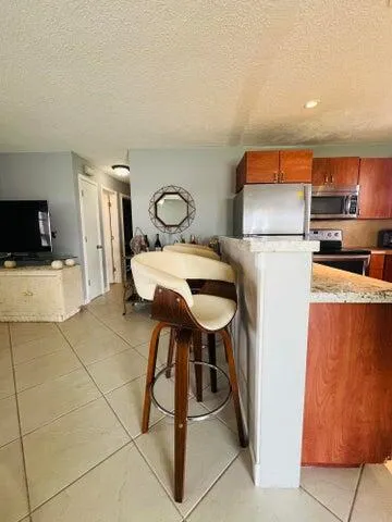 $2,300 | 4301 Northwest 1st Terrace, Pompano Beach, FL 33064
