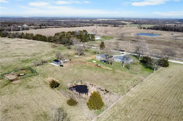 $549,000 | 38080 Osawatomie Road, Osawatomie, KS 66064