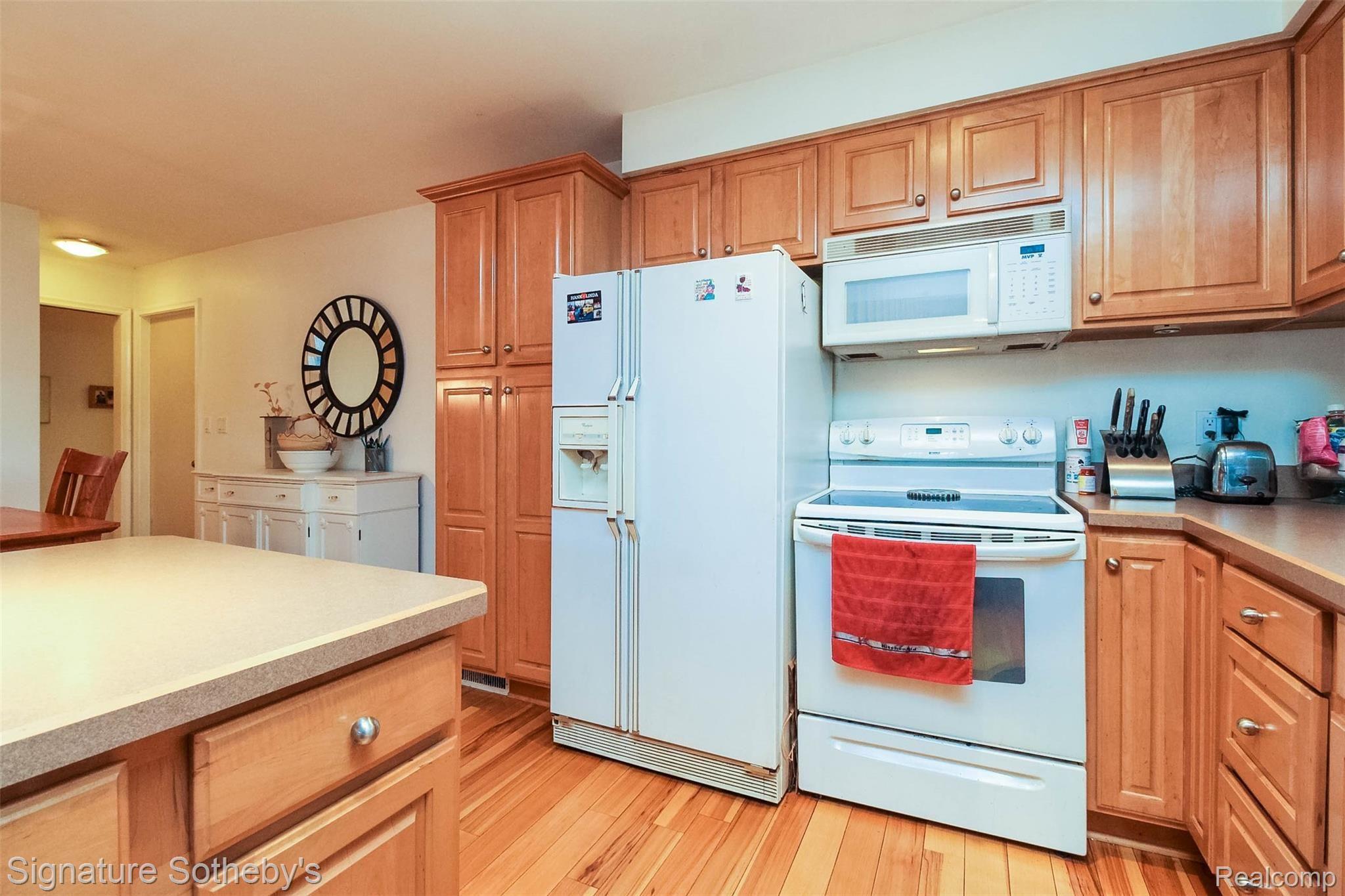 43 South Avery Road Waterford, MI 48328 - Photo 12 of 39 14.jpg