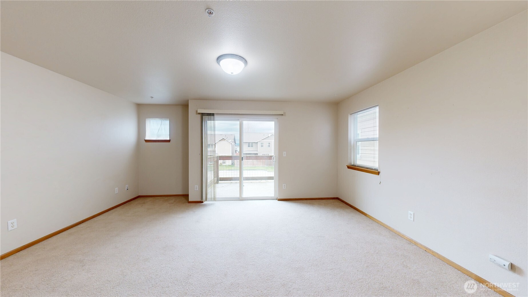 515 Neff Circle Burlington, WA 98233 - Photo 8 of 23 an empty room with windows