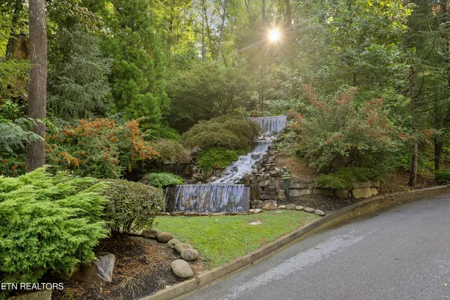 $1,300,000 | 820 Resort Way, Gatlinburg, TN 37738