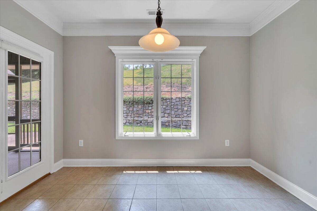 2512 Oak Ridge Lane Salem, VA 24153 - Photo 20 of 49 22-MIB03077
